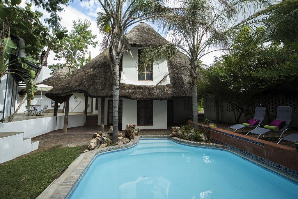 Out Of Africa Guesthouse Otjiwarongo Exterior photo