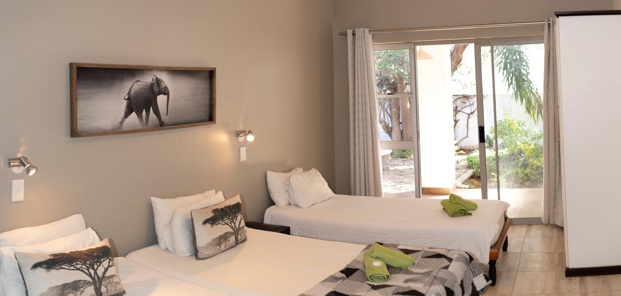 Out Of Africa Guesthouse Otjiwarongo Exterior photo