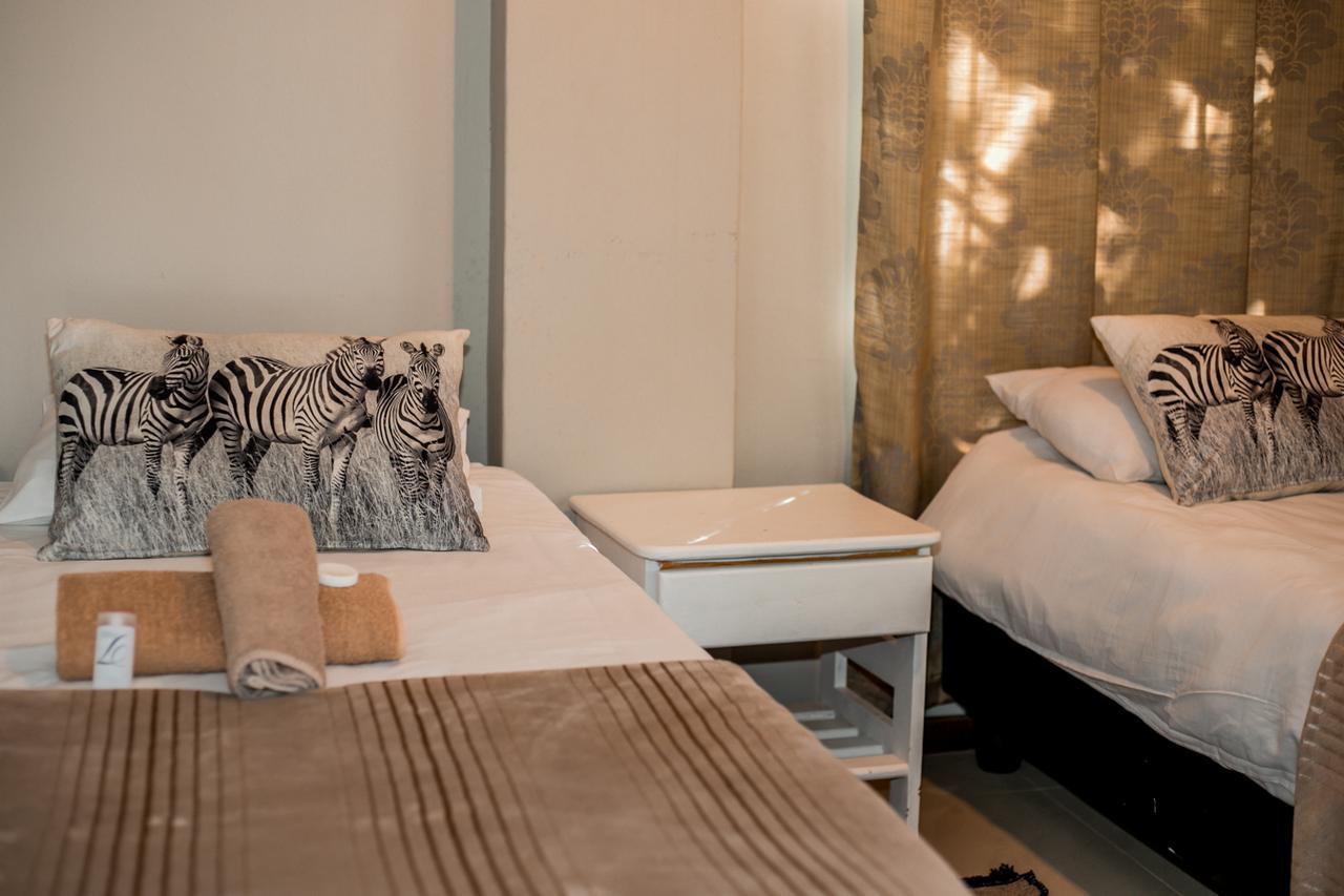 Out Of Africa Guesthouse Otjiwarongo Exterior photo