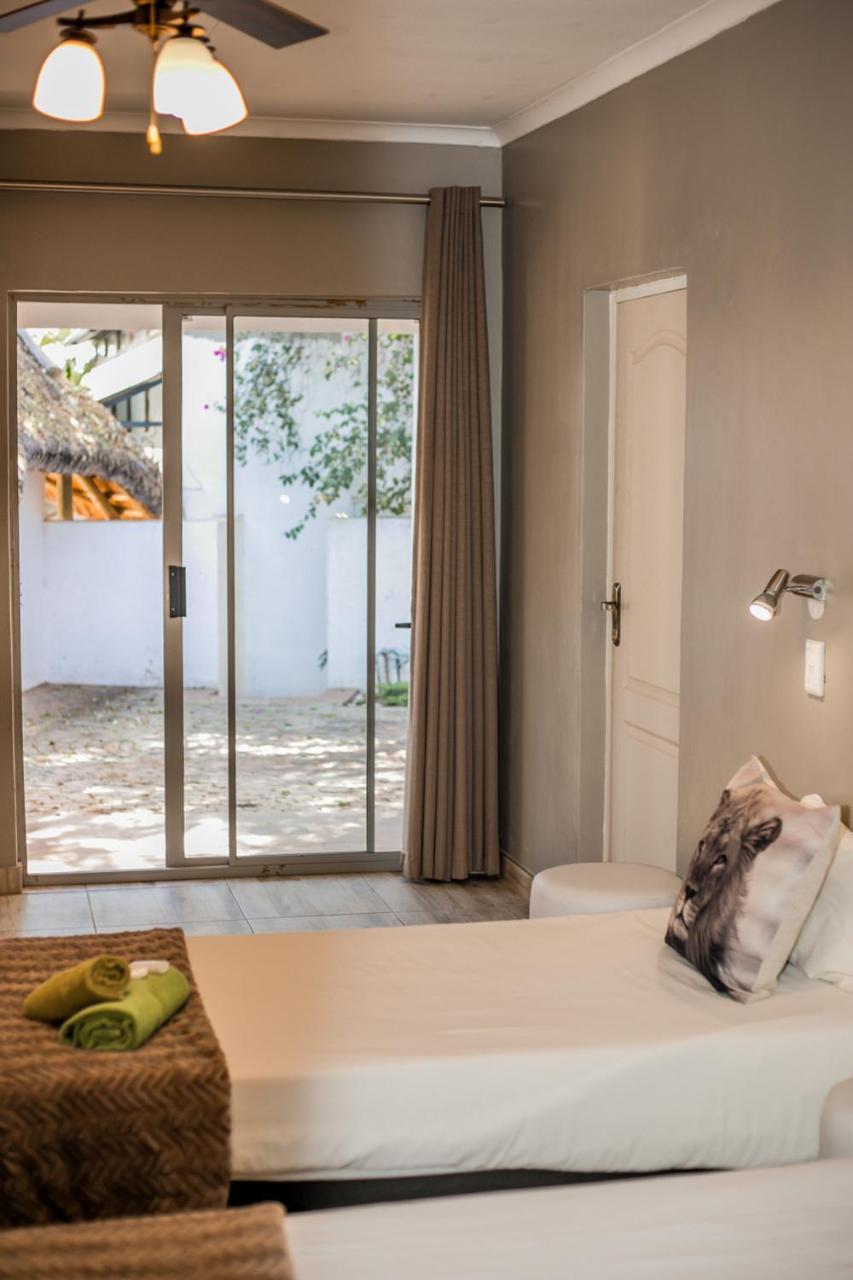 Out Of Africa Guesthouse Otjiwarongo Exterior photo